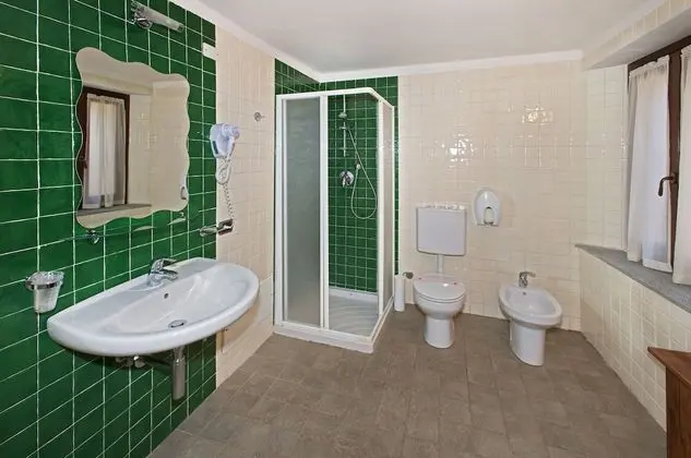 Tek Büyük Yataklı Oda, Balkon, Dağ Manzaralı