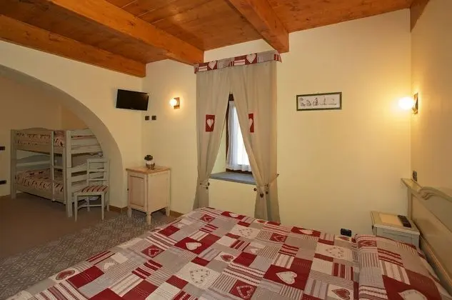 Üç Kişilik Oda