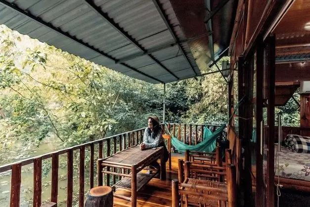 Honeymoon Oda, Dağ Yamacı