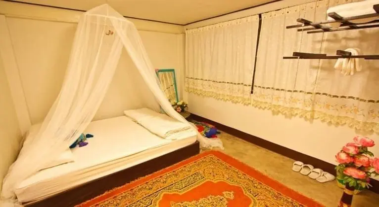 Standard Fan Room