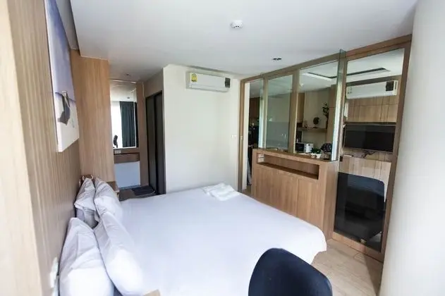 One Bedroom Apartment