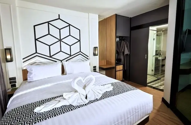 One Bed Suite