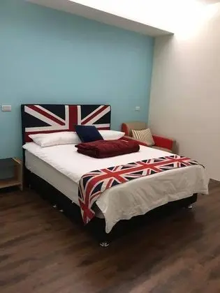 Tek Büyük Yataklı Oda, Penceresiz