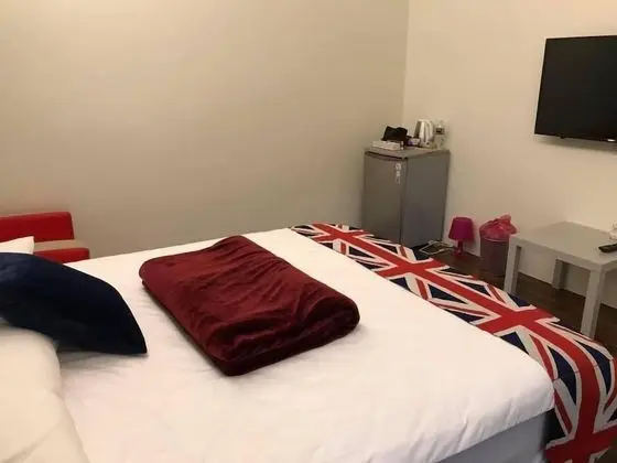 Tek Büyük Yataklı Oda, Penceresiz