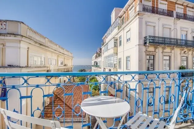 Tek Büyük veya İki Ayrı Yataklı Oda, Nehir Manzaralı