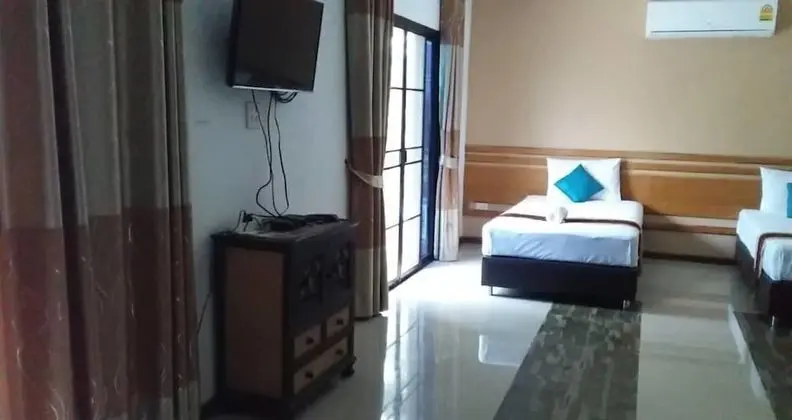 Family Room 4 Single Bed