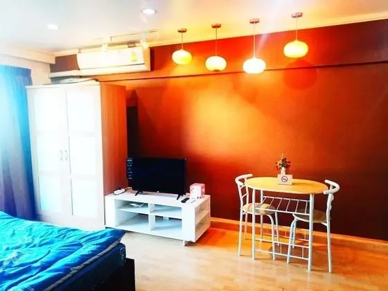 1 Bedroom Condo