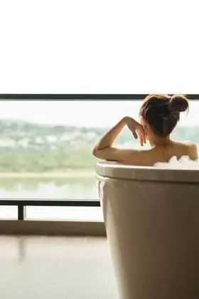 Deluxe Tek Büyük Yataklı Oda, Nehir Manzaralı (Couple)