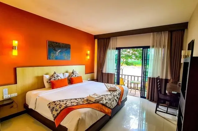 Tek Büyük veya İki Ayrı Yataklı Oda, Nehir Manzaralı (Resort)