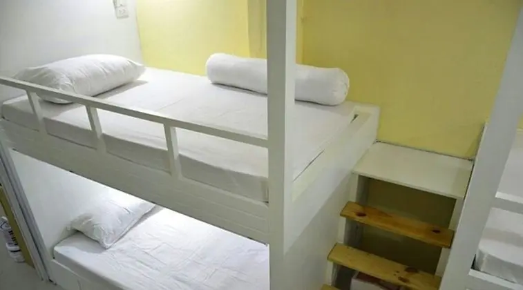 Dorm 8Bed Female - Share Bathroom