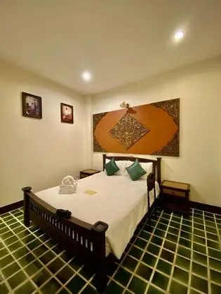 Senior Tek Büyük Yataklı Oda
