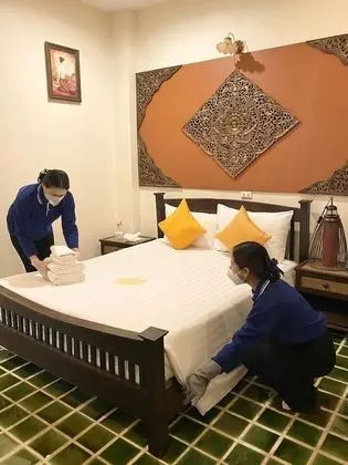 Senior Tek Büyük Yataklı Oda