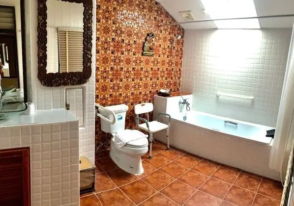 Senior Tek Büyük Yataklı Oda