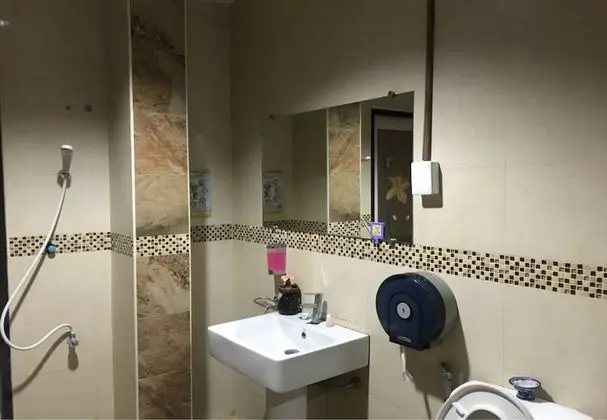 Mixed Shared Dormitory with Shared Bathroom