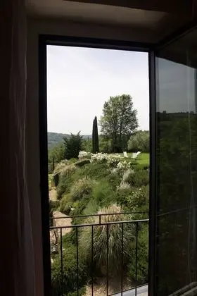 Design Tek Büyük Yataklı Oda, 1 Yatak Odası, Üzüm Asması Manzaralı