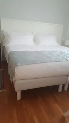 Büyük Yataklı Tek Kişilik Oda