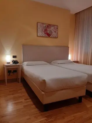 Tek Büyük Yataklı Oda, 1 Büyük (Queen) Boy Yatak, Sigara İçilmez