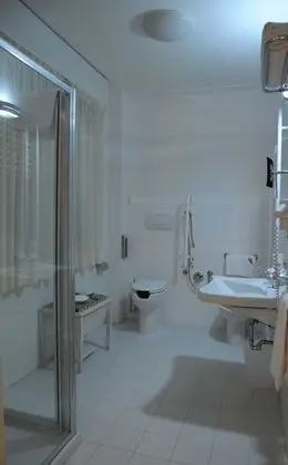 Üç Kişilik Oda, Birden Çok Yatak, Sigara İçilmez