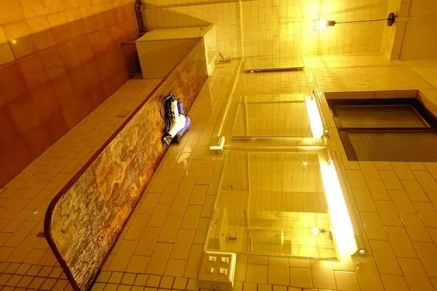 Ortak Ranzalı Oda, Sadece erkekler için, Ortak Banyo