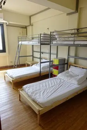 Ortak Ranzalı Oda, Sadece kadınlar için, Ortak Banyo