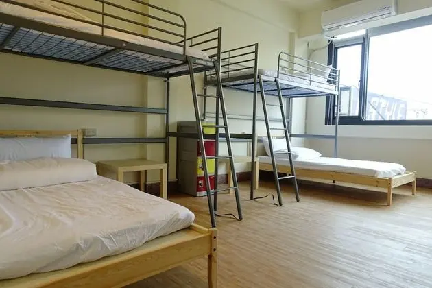 Ortak Ranzalı Oda, Sadece kadınlar için, Ortak Banyo