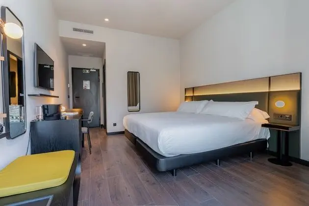 Tek Büyük veya İki Ayrı Yataklı Oda