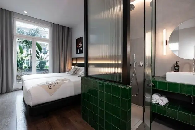 Tek Büyük veya İki Ayrı Yataklı Oda, Balkon, Şehir Manzaralı