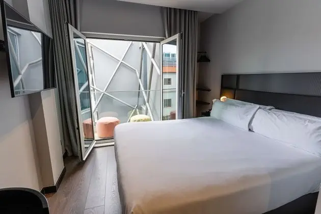 Tek Büyük Yataklı Oda, Balkon (Small)