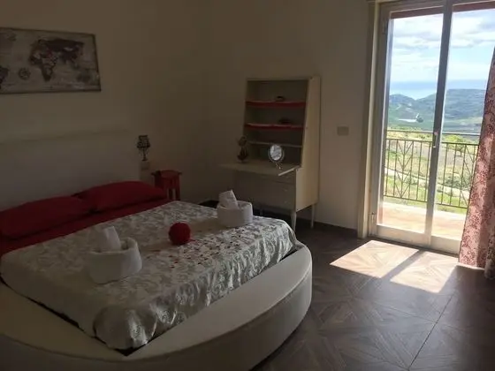 Dört Kişilik Oda, Deniz Manzaralı