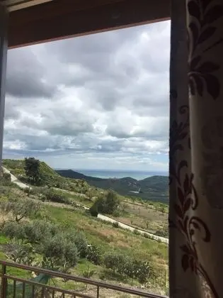 Dört Kişilik Oda, Deniz Manzaralı