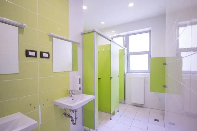 6 Bed Mixed Dormitory, Shared Bathroom - 1 Bed