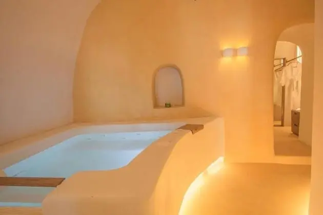Junior Süit (Indoor Jacuzzi, Caldera View)
