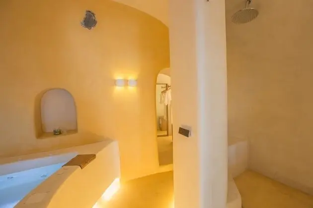 Junior Süit (Indoor Jacuzzi, Caldera View)