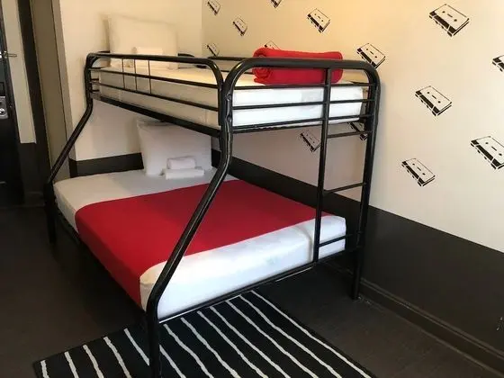 Basic Tek Büyük Yataklı Oda