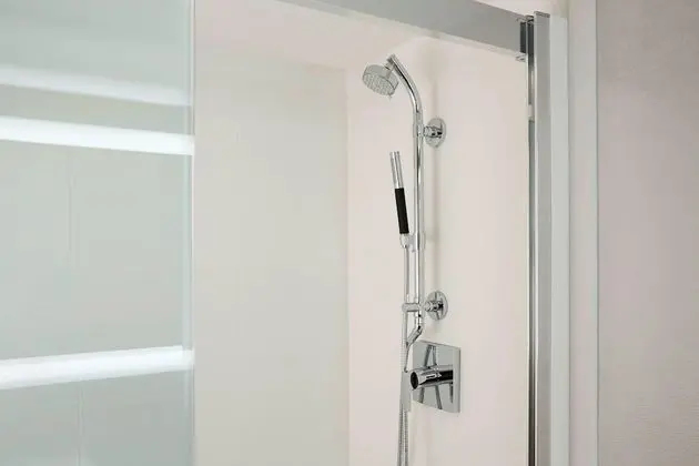 Oda, 1 En Büyük (King) Boy Yatak (Mobility Accessible, Tub)