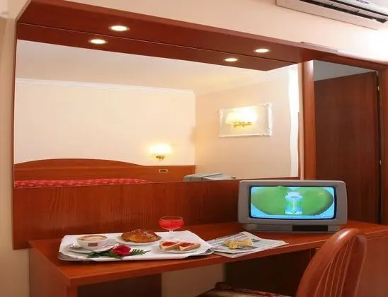 Tek Büyük veya İki Ayrı Yataklı Oda