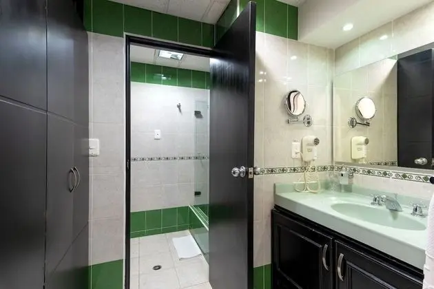 Executive Üç Kişilik Oda