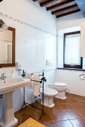 Standard Oda, 1 Büyük (Queen) Boy Yatak, Banyolu/Duşlu