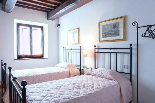 Standard Oda, 1 Büyük (Queen) Boy Yatak, Özel Banyo