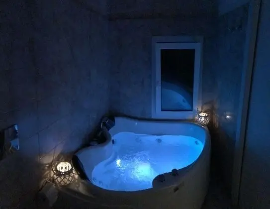 Comfort Tek Büyük Yataklı Oda, Jakuzi