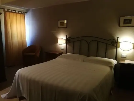 Basic Tek Büyük Yataklı Oda