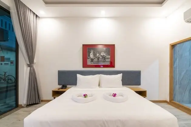 Deluxe Oda, 1 En Büyük (King) Boy Yatak, Balkon, Havuz Manzaralı