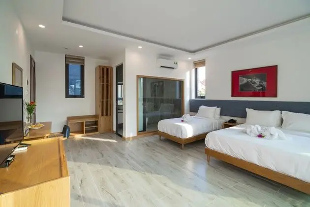 Deluxe Üç Kişilik Oda, Balkon, Havuz Manzaralı