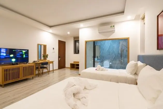 Deluxe Üç Kişilik Oda, Balkon, Havuz Manzaralı