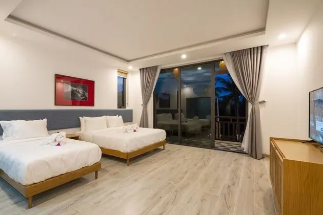 Deluxe Üç Kişilik Oda, Balkon, Havuz Manzaralı