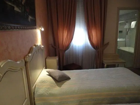 Superior Tek Büyük Yataklı Oda