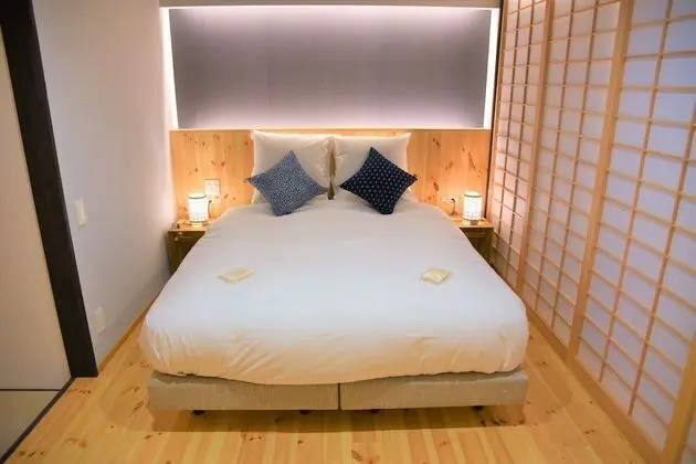 Ev (Private Vacation)