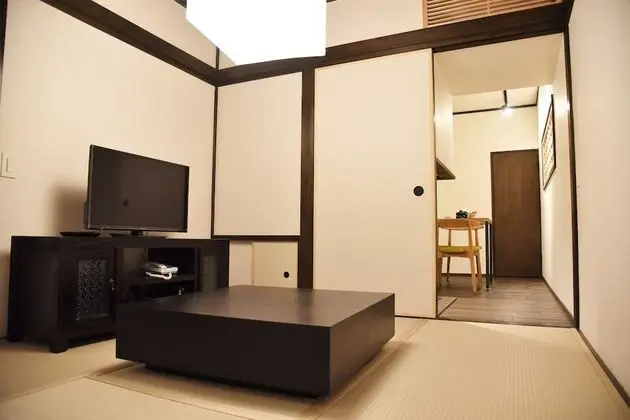 Ev (Private Vacation)