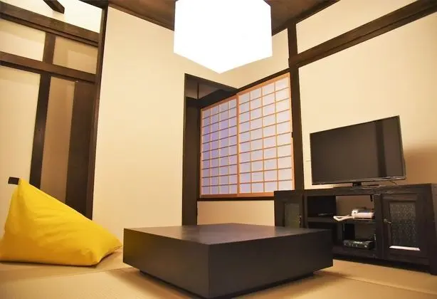 Ev (Private Vacation)