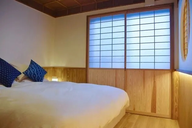 Ev (Private Vacation)
